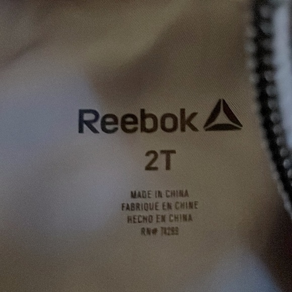 Reebok puffer vest Size to toddler gray new with tags - Picture 2 of 3